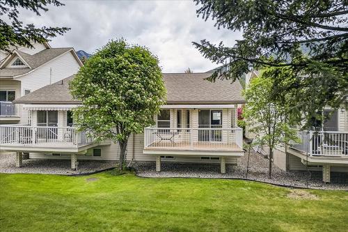 3-7559 Columbia Avenue, Radium Hot Springs, BC - Outdoor With Deck Patio Veranda