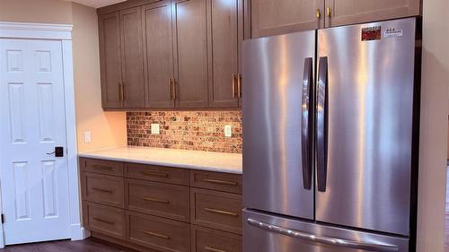 5179 Riverview Road, Fairmont Hot Springs, BC - Indoor Photo Showing Kitchen