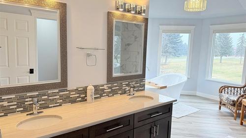 5179 Riverview Road, Fairmont Hot Springs, BC - Indoor Photo Showing Bathroom