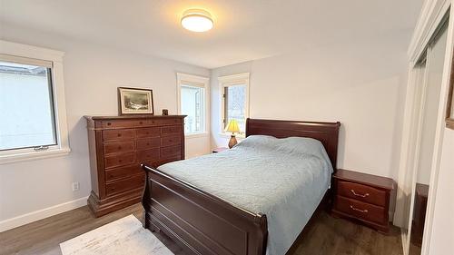 5179 Riverview Road, Fairmont Hot Springs, BC - Indoor Photo Showing Bedroom