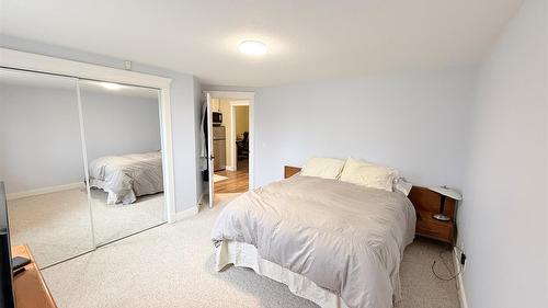 5179 Riverview Road, Fairmont Hot Springs, BC - Indoor Photo Showing Bedroom