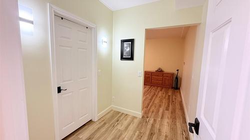 5179 Riverview Road, Fairmont Hot Springs, BC - Indoor Photo Showing Other Room