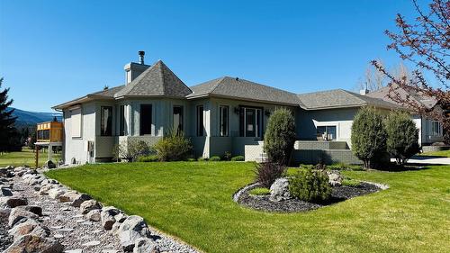 5179 Riverview Road, Fairmont Hot Springs, BC - Outdoor With Facade