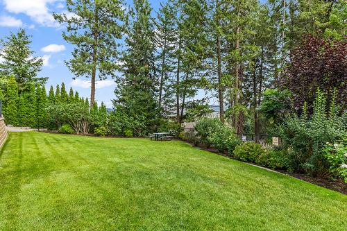 6-2283 Shannon Heights Court, West Kelowna, BC - Outdoor