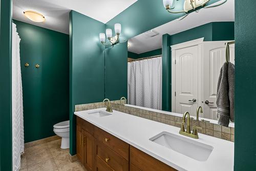 6-2283 Shannon Heights Court, West Kelowna, BC - Indoor Photo Showing Bathroom