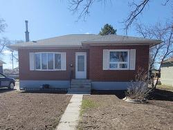 813 Phair Ave Fort Frances, ON P9A 2M5