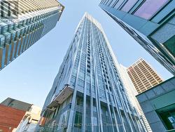 2507 - 1 YORKVILLE AVENUE Toronto, ON M4W 1L1