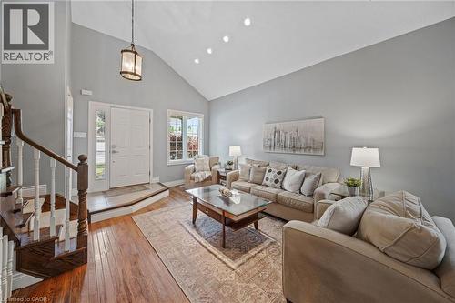 6 Scottswood Lane, Caledonia, ON - Indoor Photo Showing Living Room