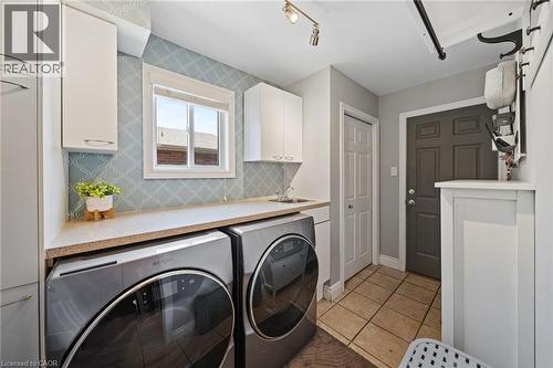 6 Scottswood Lane, Caledonia, ON - Indoor Photo Showing Laundry Room