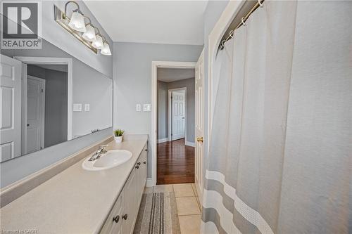 6 Scottswood Lane, Caledonia, ON - Indoor Photo Showing Bathroom