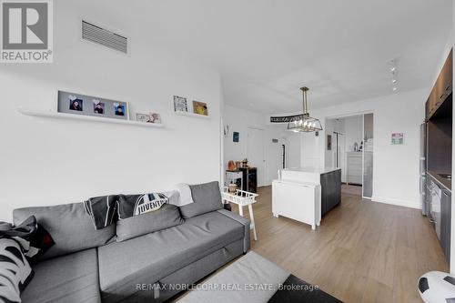 421 - 4800 Highway 7, Vaughan, ON 