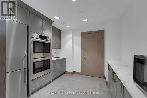 421 - 4800 Highway 7, Vaughan, ON 