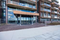 1117 - 220 MISSINNIHE WAY Mississauga, ON L5H 0A9