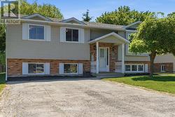 Nice curb appeal - 