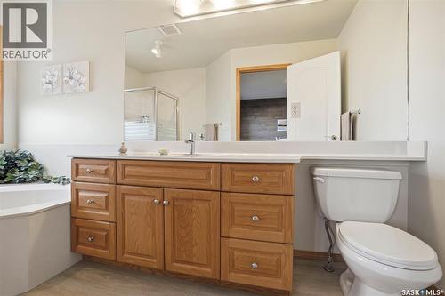 211 Brookmore Lane, Saskatoon, SK 
