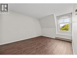 Primary bedroom - 