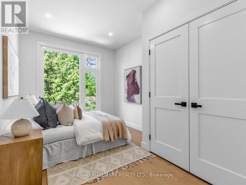 208 Gainsborough Road, Toronto, ON 