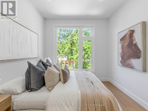 208 Gainsborough Road, Toronto, ON 