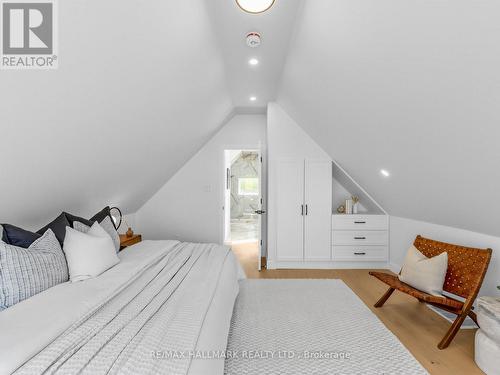 208 Gainsborough Road, Toronto, ON 
