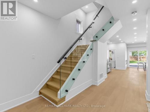 208 Gainsborough Road, Toronto, ON 