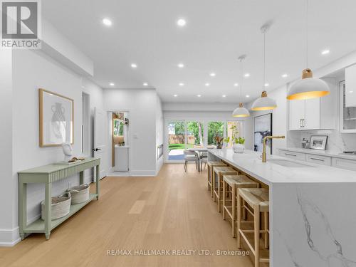 208 Gainsborough Road, Toronto, ON 