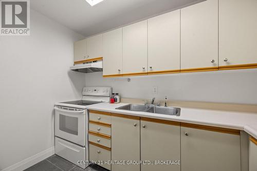 202 - 561 Armstrong Road, Kingston (East Gardiners Rd), ON 