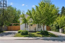 634 GORHAM STREET Newmarket, ON L3Y 1L4