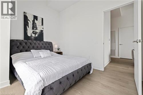 3900 Confederation Parkway Unit# 2408, Mississauga, ON - Indoor Photo Showing Bedroom
