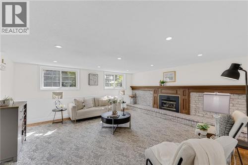 377 Duncombe Drive, Burlington, ON 