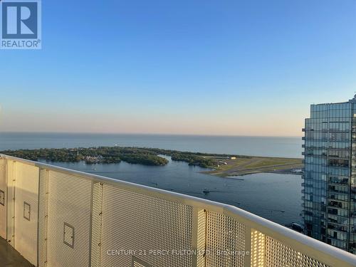 6901 - 100 Harbour Street, Toronto, ON 