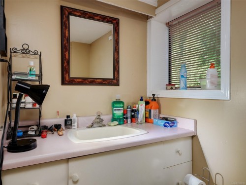 1167 Goldstream Ave, Langford, BC 