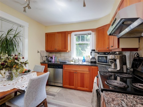1167 Goldstream Ave, Langford, BC 