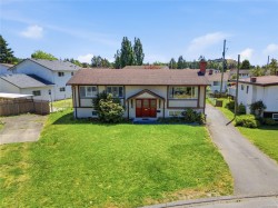 3971 Cedarwood St Saanich, BC V8N 3N3