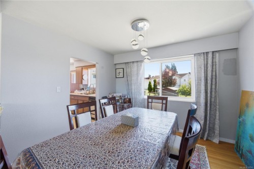 3971 Cedarwood St, Saanich, BC 