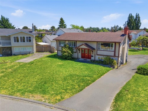 3971 Cedarwood St, Saanich, BC 