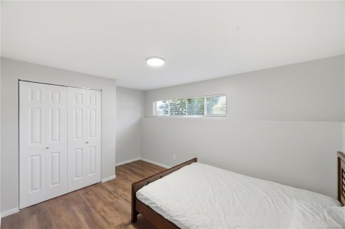 3971 Cedarwood St, Saanich, BC 