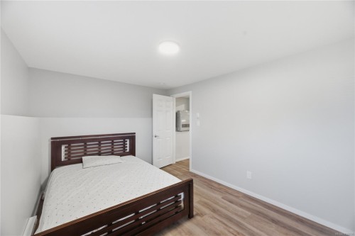3971 Cedarwood St, Saanich, BC 