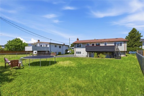 3971 Cedarwood St, Saanich, BC 