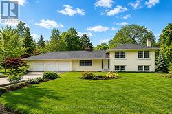 91 ENNISCLARE DRIVE E Oakville, ON L6J 4N3