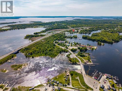 Gloucester Pool and Georgian Bay access! - 57 Port Severn Road N, Georgian Bay (Baxter), ON 