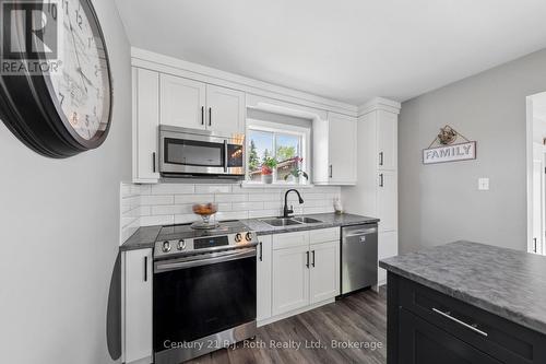 Custom Kitchen - 57 Port Severn Road N, Georgian Bay (Baxter), ON 