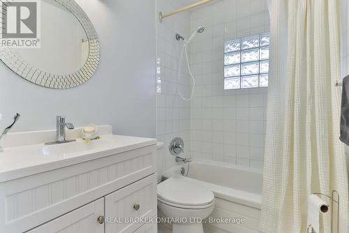 32 Christina Crescent, Toronto, ON 