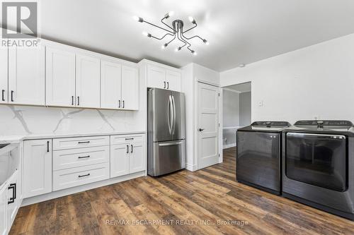 Main level laundry - 29 Deeside Crescent, Brampton, ON 