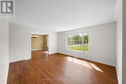 Spacious living room - 