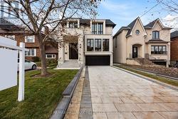 652 BEDFORD PARK AVENUE Toronto, ON M5M 1K4
