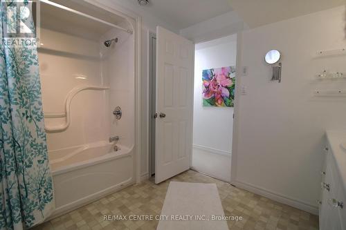 5 Cherry Blossom Lane, St. Thomas, ON 