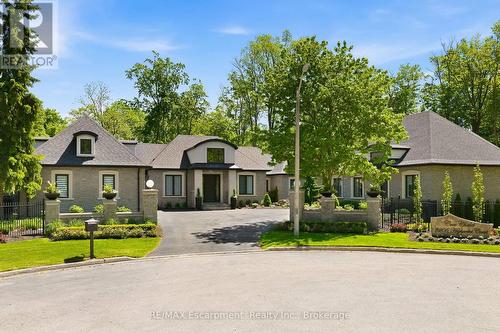 3205 Highpoint Court, Burlington, ON - Outdoor With Facade