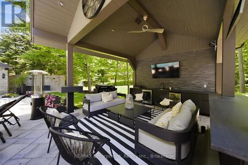 3205 Highpoint Court, Burlington, ON - Outdoor With Deck Patio Veranda With Exterior
