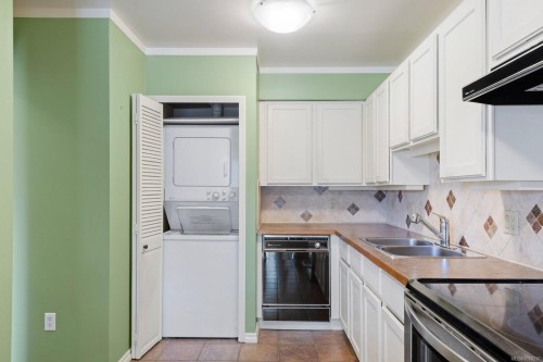 #3-67 Gorge Rd West, Saanich, BC 