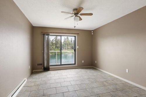 #3-67 Gorge Rd West, Saanich, BC 